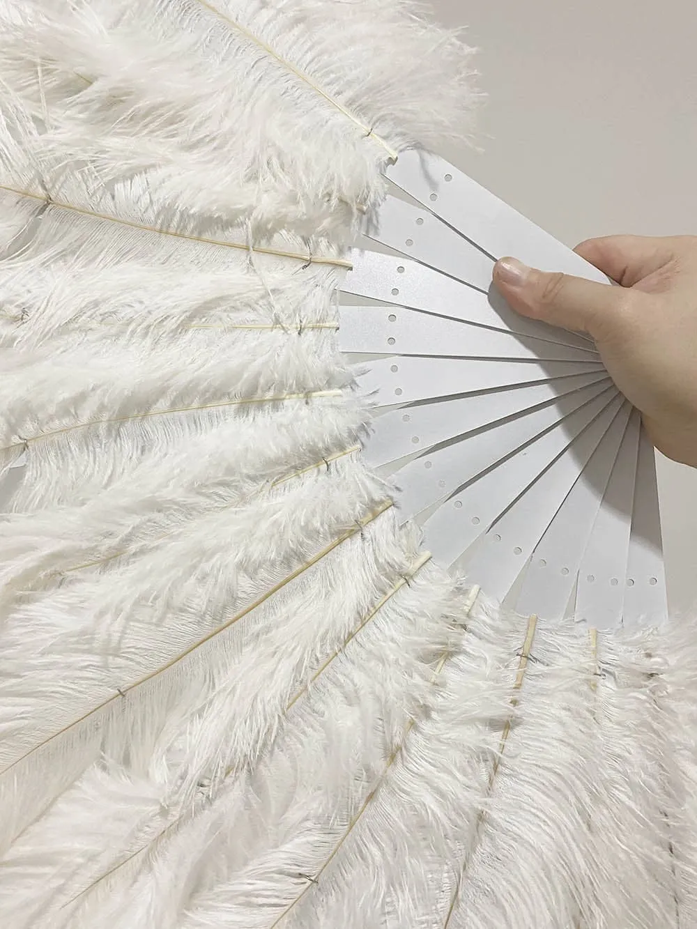 2 Layers Ostrich Feather Fan 30''x 54'' with aluminum staves