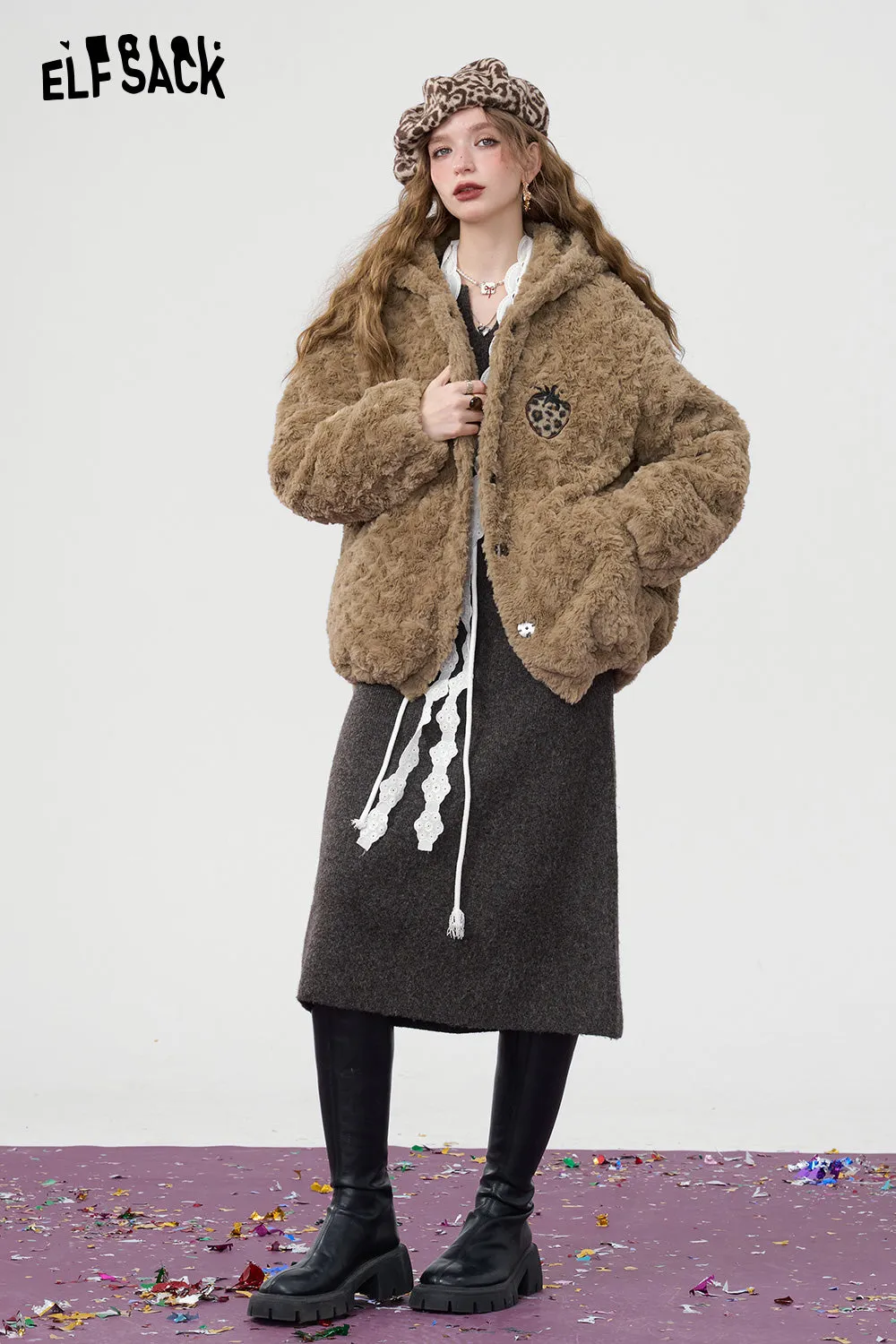 ELFSACK 2024 Winter New Arrivals Leopard strawberry hooded imitation plush jacket for women, coffee colored thick warm jacket