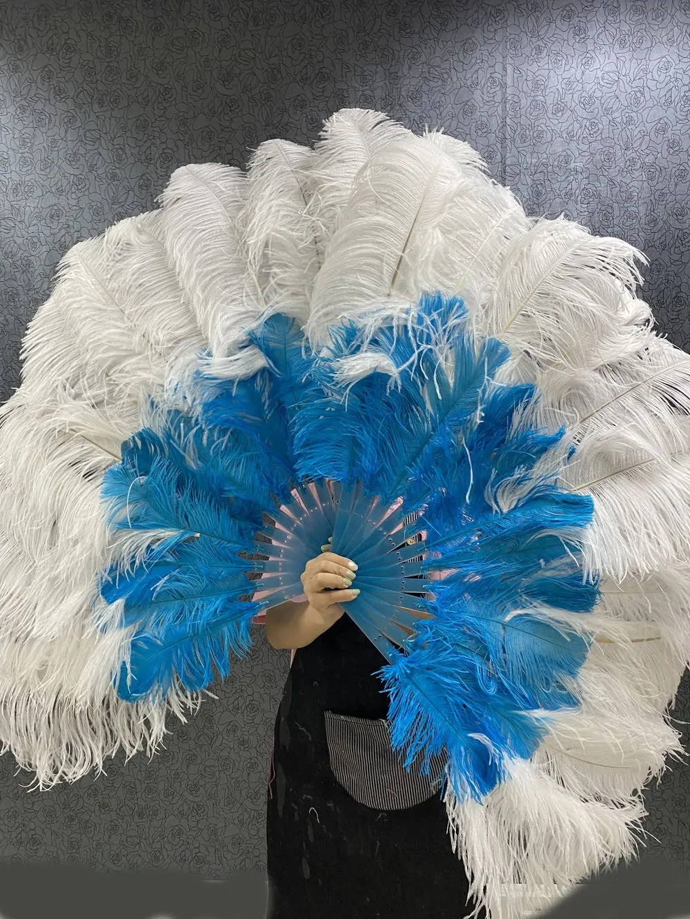 Mix blue & white 2 Layers Ostrich Feather Fan 30''x 54'' with Travel leather Bag