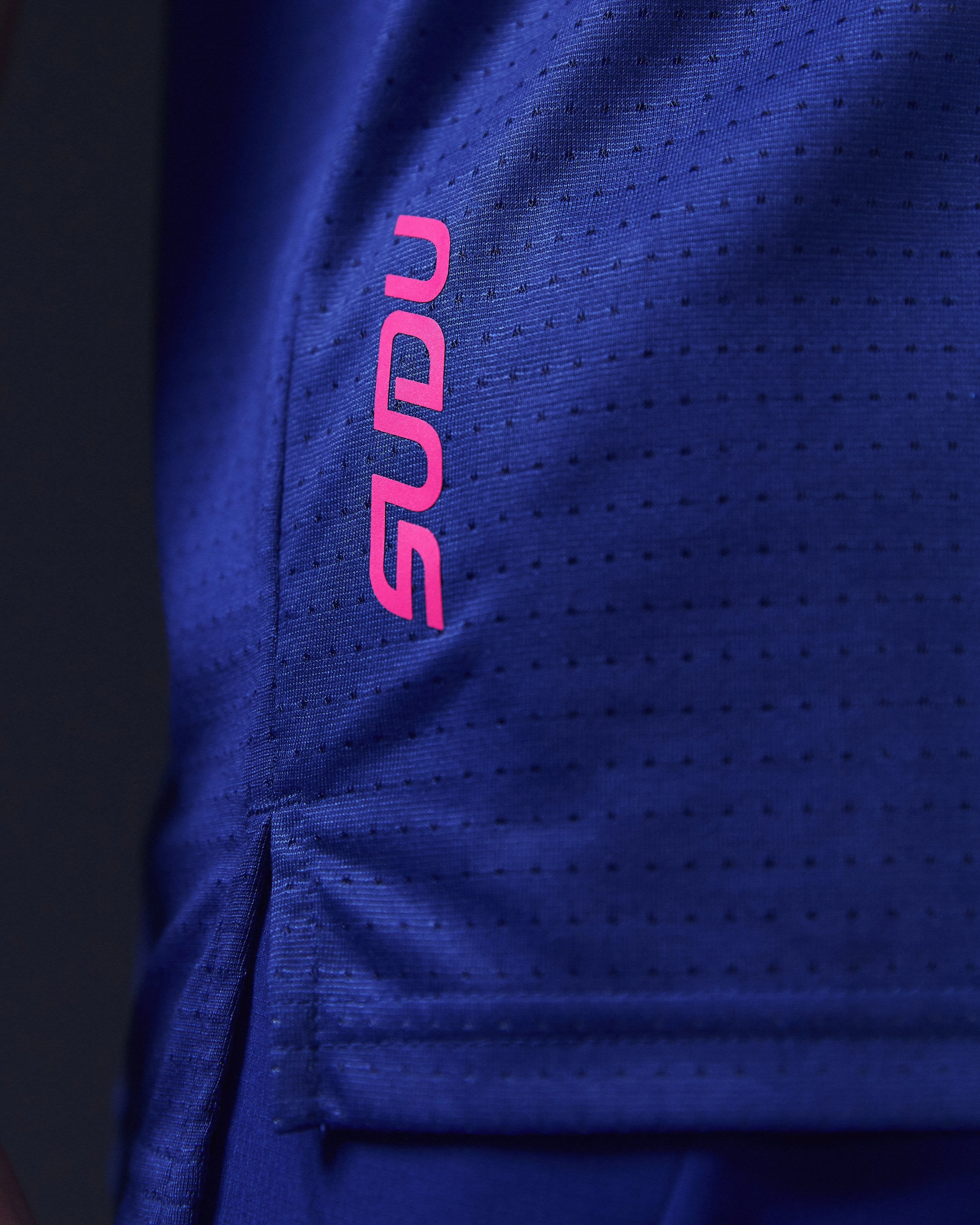 SRV 01 Run Vest - Dark Blue/Pink